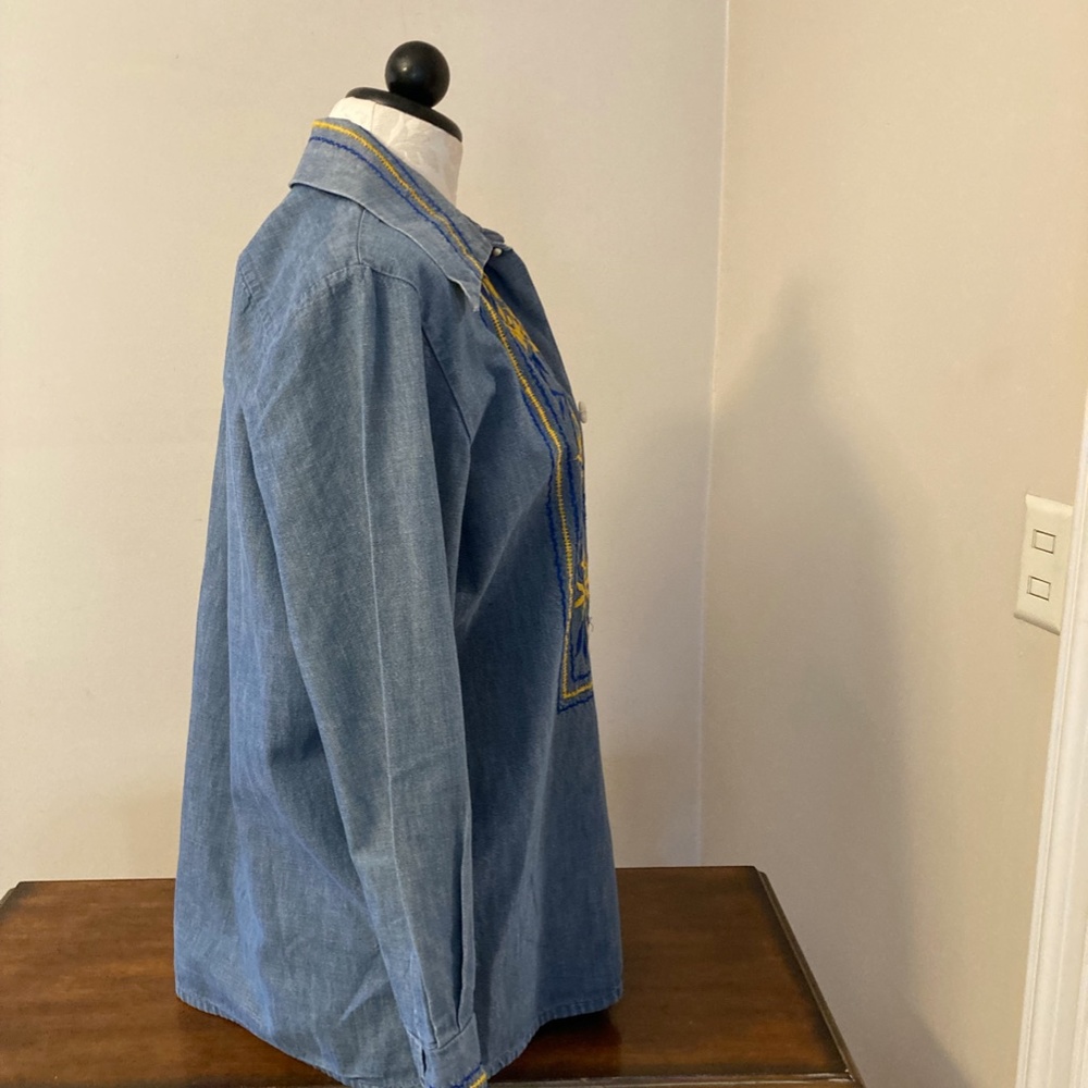Embroidered denim button up vintage shirt from the 1960"s, size L. - Picture 8 of 9